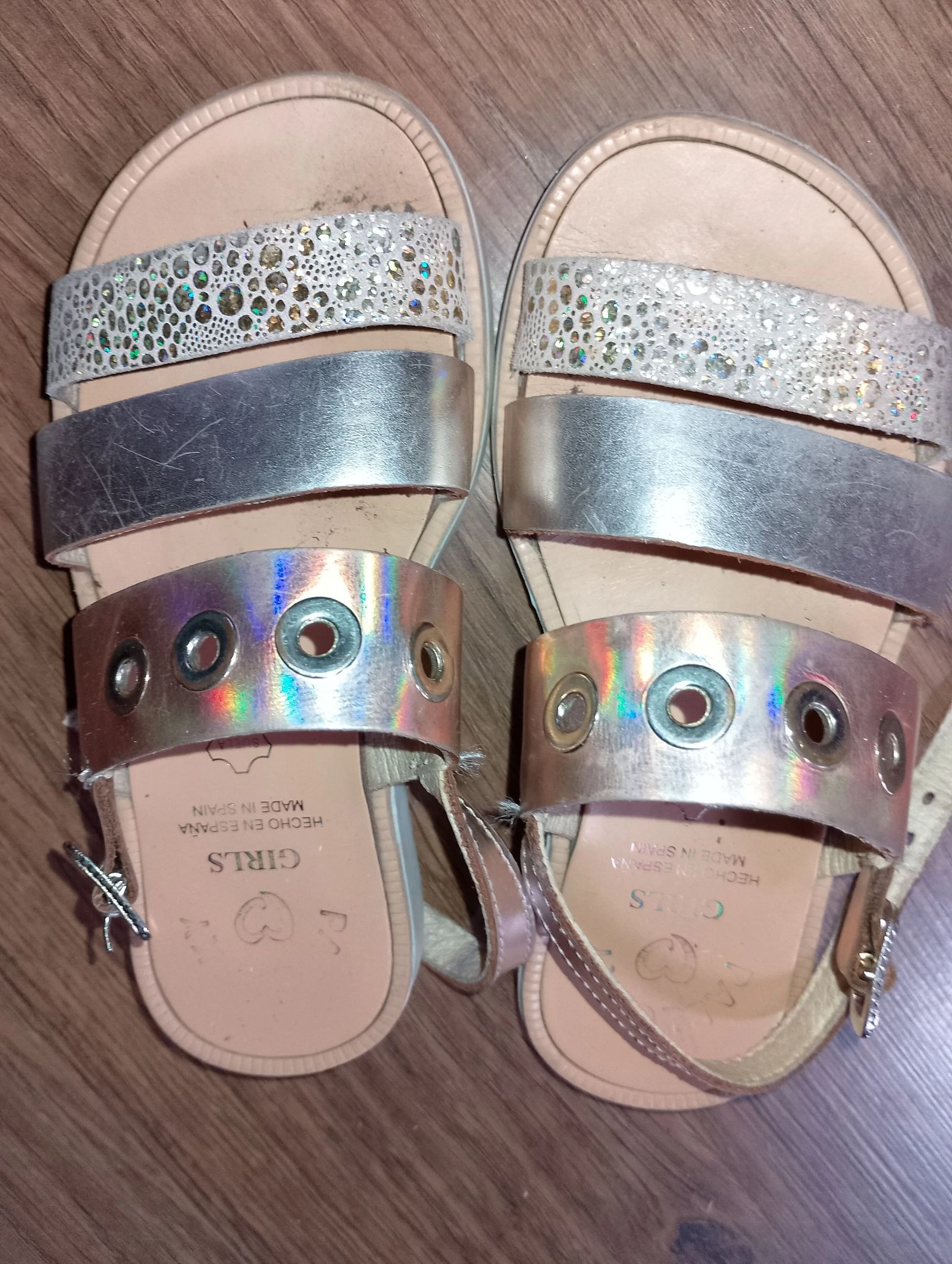 Iridescent girl's sandals with glittery straps – photo 3